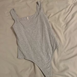 Aritzia Babaton Light Grey Bodysuit - Small